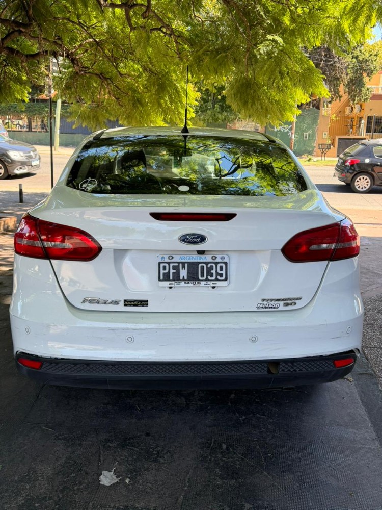 Ford Focus SE — foto 13